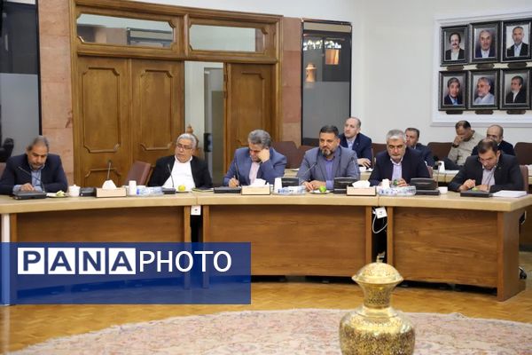 جلسه جمع‌بندی سفر اعضای کمیسیون آموزش مجلس به استان با حضور وزیر آموزش و پرورش 