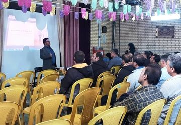 برگزاری جلسه انجمن اولیا و مربیان پدرانه در دبستان زینت باقری ٢