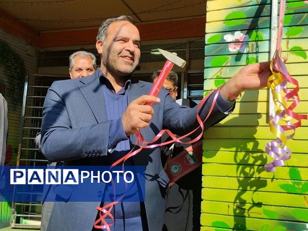 زنگ روز دانش آموز و تسخیر لانه جاسوسی دشمن در دبستان دخترانه شاهد شهید ناصری 