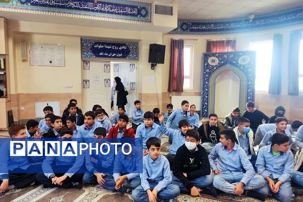 معاینات پزشکی دانش‌آموزان مدرسه انصارالمهدی قرچک