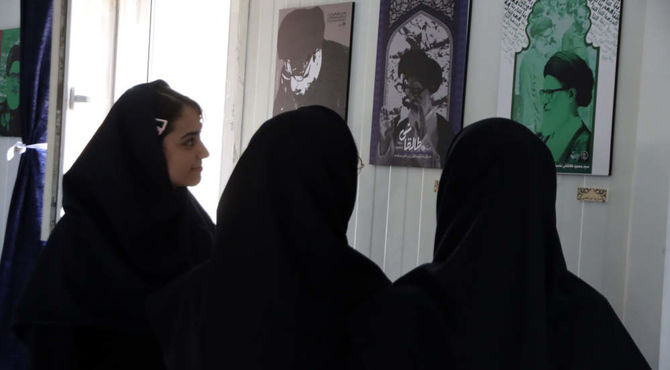 برپایی نمایشگاه پوستر «پدر طالقانی» با حضور فرزندانش در اسلامشهر