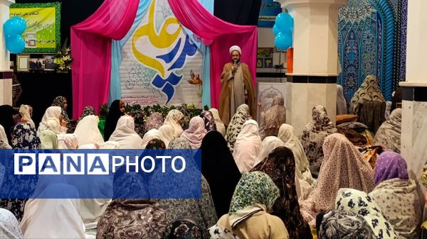 بازدید مسئولان از معتکفین دختر در محل مسجد جامعه شهرستان خلیل آباد