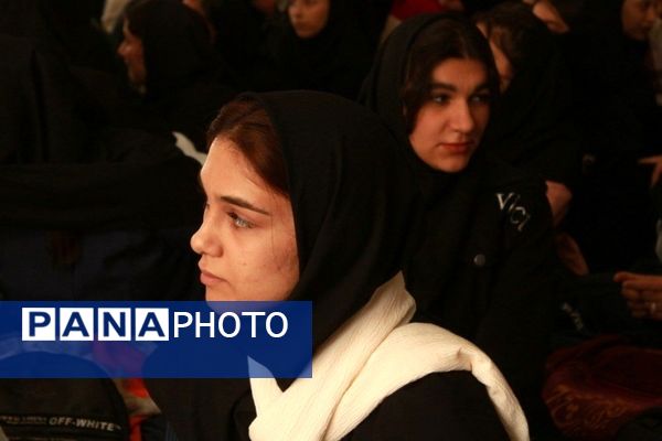 مراسم روز دانش‌آموز و هفته بسیج دانش‌آموزی در مدرسه بنت‌الهدی بهارستان۲