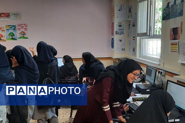 بازدید دانش‌آموزان پایه نهم آموزشگاه دخترانه پاکان،ملارد از هنرستان‌های طوبی، کبری زرگران و نور
