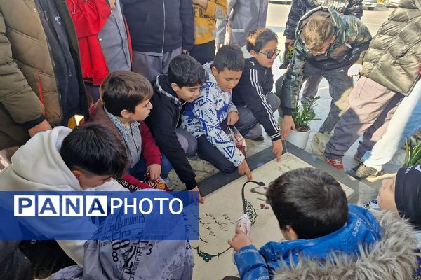 بازدید دانش آموزان ناحیه دو شهرری از نمایشگاه پژوهش اداره کل شهرستانهای استان تهران 