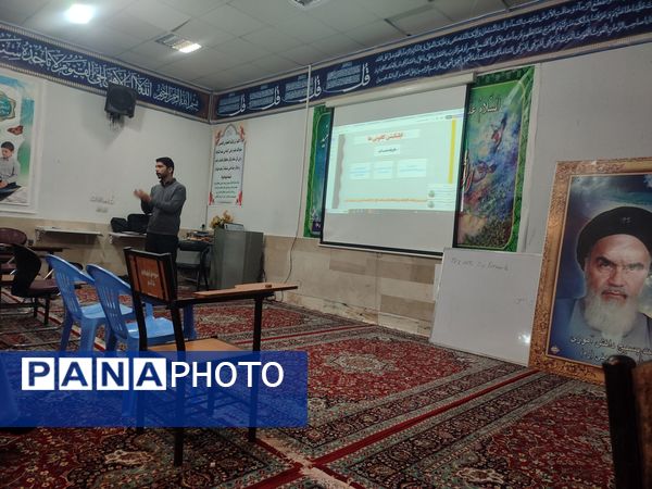 جلسات هم‌اندیشی دانش‌آموزان کانونی دردبیرستان امام خمینی کاشمر