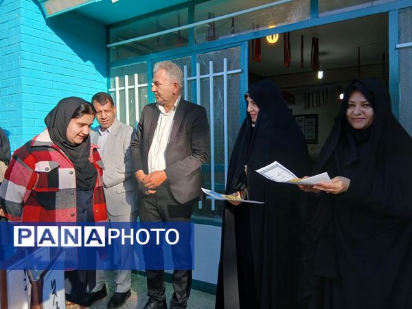  تجلیل از همیاران معلم در دبیرستان فاطمیه