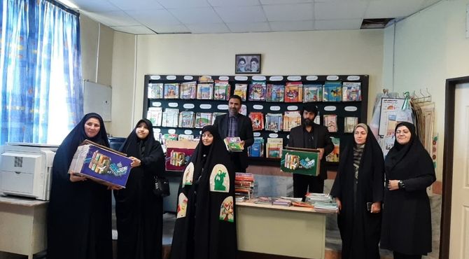 اهدای 250 جلد کتاب آستان قدس به دانش‌آموزان استثنایی دبستان ام الائمه