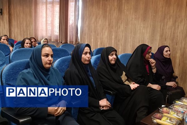 برگزاری جلسه هم‌اندیشی طرحواره اولیای پایه اول ابتدایی در شهرستان قدس