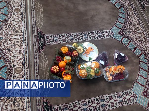 جشنواره میوه آرایی در مدرسه شهید غلامی خلیل آباد 