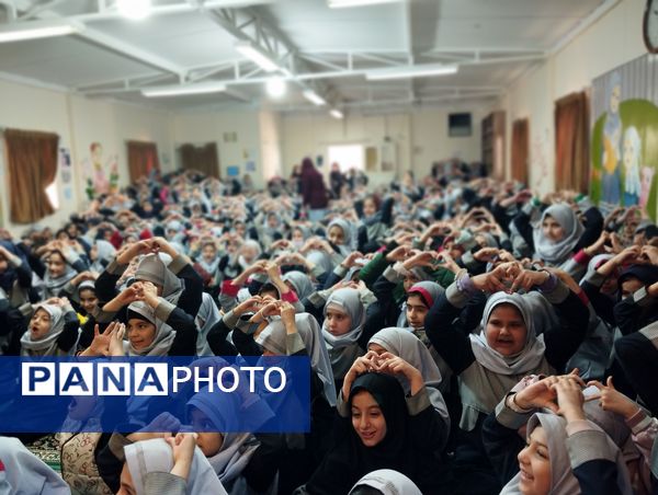 مراسم جشن ولادت حضرت رقیه (س) و تجلیل از دانش‌آموزان برتر آموزشی و پرورشی دبستان شاهد حاج تقی آقا بزرگ مشهد