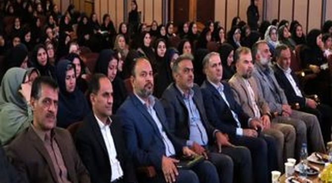 نشست هم اندیشی معاونین و مربیان پرورشی و مشاوران مدارس شیراز