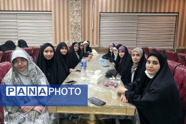 اعزام دانش‌آموزان دختر استان فارس به حج عمره