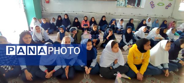 کارگاه آموزشی دانش‌آموزان در هفته پدافند غیرعامل (پدافند زیستی) در مدرسه شهید خاقانی شهرستان شیروان