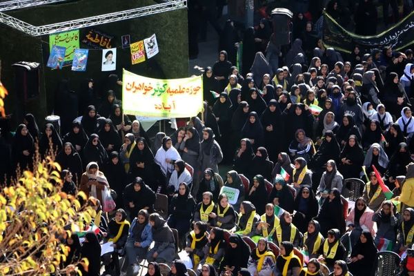 راهپیمایی با شکوه ۱۳ آبان ماه در شهرستان آباده