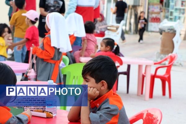 جشن روز جهانی کودک در قلعه‌گنج