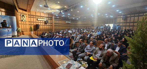 آیین تکریم و معارفه سرپرست جدید دانشگاه آزاد اسلامی واحد تاکستان