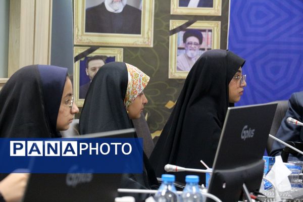 نشست خبری دختران میدان ۱۴ صفر ۳ با رئیس ستاد انتخابات شهرستان مشهد