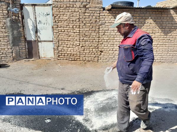 فرآیند چاله‌گیری کوچه دبیرستان مادر مهربان نقاب شهرستان خلیل آباد