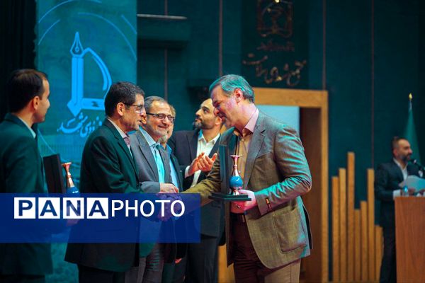 آیینه‌ تلاش کارمندان دانشگاه فردوسی مشهد(۲)