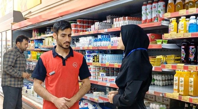 بررسی  وضعیت فروشگا ههای توزیع مواد غذایی در شهرستان رزن