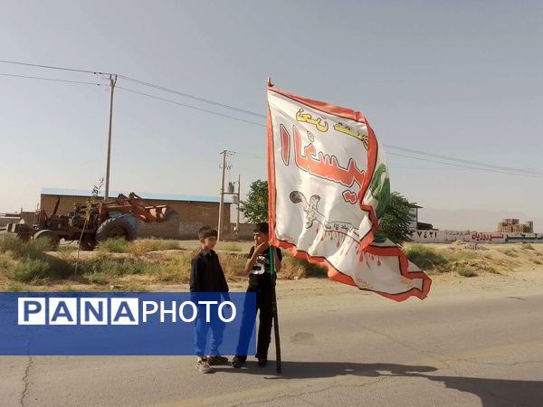 عزاداری هیئت زنجیر زنی روستای نقاب در روز تاسوعای حسینی