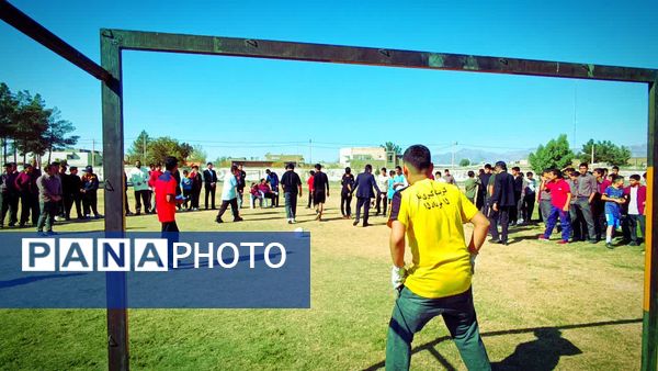 مسابقات فینال لیگ فوتبال درون مدرسه ای دبیرستان میثاق 