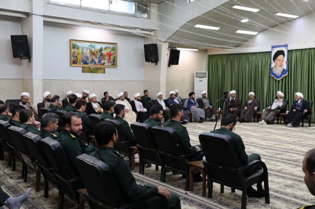 دیدار پاسداران دفتر نمایندگی ولیفقیه سپاه حضرت جوادالائمه(ع) خراسان شمالی با آیتالله علمالهدی