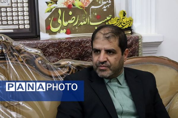 دیدار معاون سیاسی، امنیتی و اجتماعی استاندار یزد، با خانواده‌های شهدای معلم