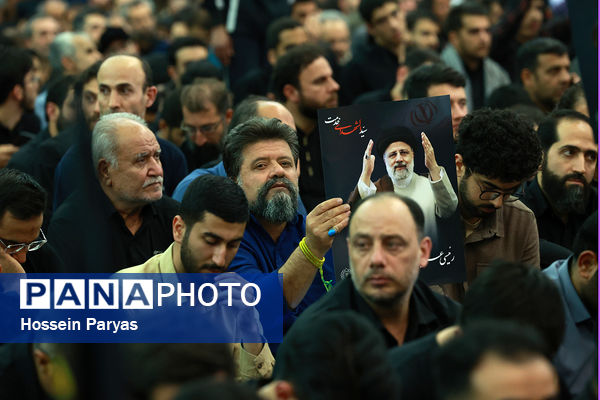 مراسم وداع با پیکر شهدای خدمت در مصلی تهران