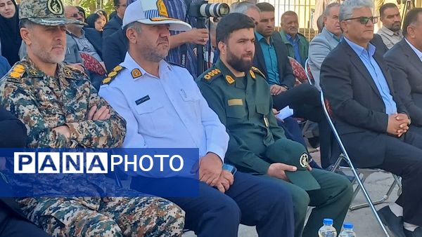 نواختن زنگ استانی مهر، ایثار و مقاومت در مدرسه نمونه دولتی ۹ دی به مناسبت آغاز سال تحصیلی و هفته دفاع مقدس