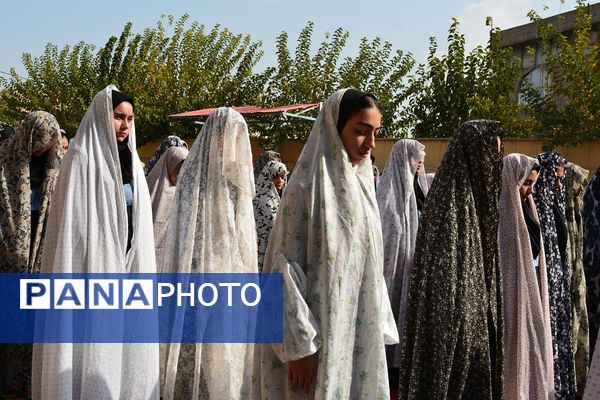 نماز باران، همخوانی زمین و آسمان در دبیرستان ولایت بهارستان‌دو