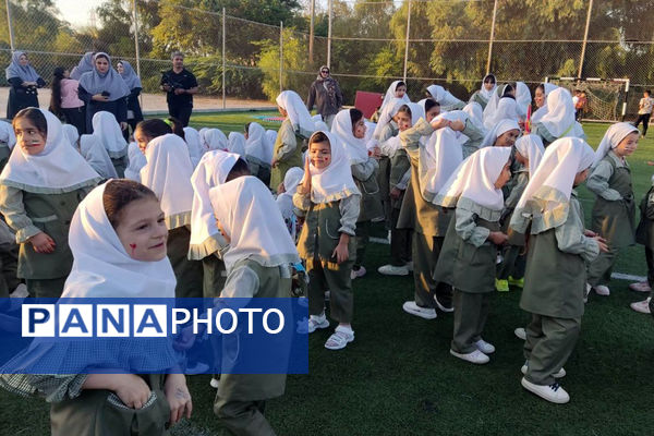 جشنواره بادبادک و بازی‌های بومی محلی در پایگاه دریایی بوشهر 