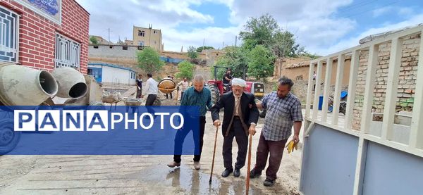 آغاز بتن‌ریزی مدرسه شهید ذوالفقاری در روستای احمد آباد