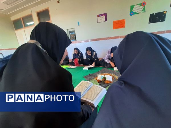 انس با قرآن در دبیرستان امامت مهدیه