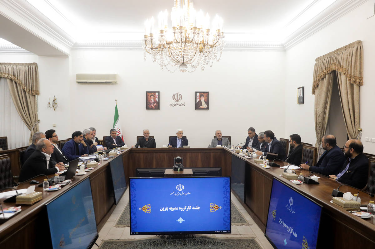 طرح بنزین دولت هیچ ارتباطی با طرح واردات بنزین سوپر ندارد/آمادگی دولت برای اصلاحات احتمالی در مصوبه بنزین به نفع مردم