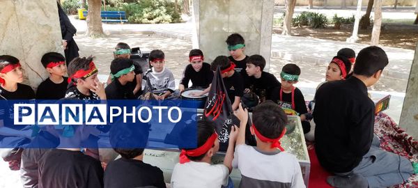 گردهمایی اعضای کانون پرورش فکری شماره 4 قم در جوار مزار شهید گمنام