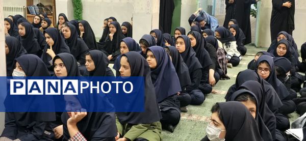 برگزاری مراسم بزرگداشت خانواده شهید تشکری در دبیرستان شاهد فردوس