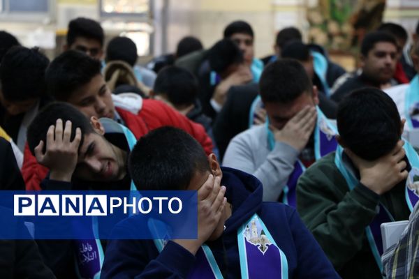 اعزام کاروان پسران عمره دانش‌آموزی از مشهد