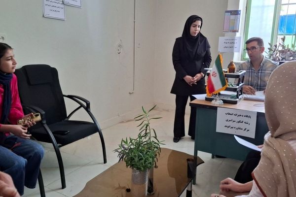 حضور گسترده داوطلبان در پایگاه‌های انتخاب رشته کنکور سراسری منطقه بیرانوند