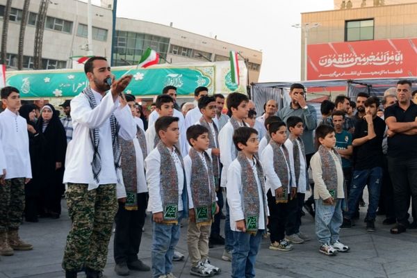 گوشه‌ای از راهپیمایی غدیر خونین در مشهد مقدس