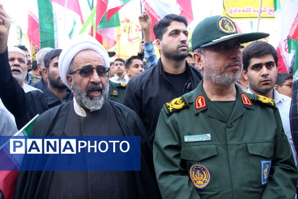 راهپیمایی ۱۳ آبان روز غلبه بر استکبار جهانی دانش‌آموزان شهر یزد