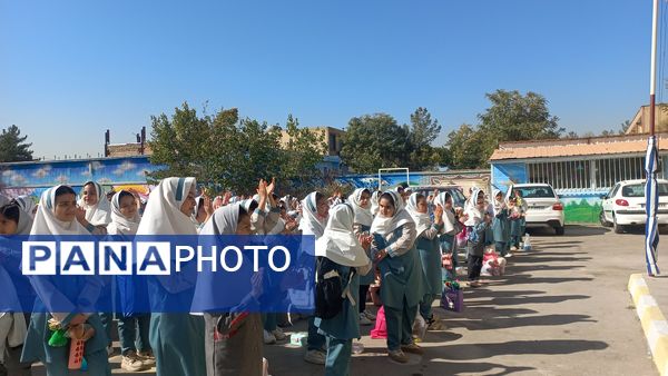 شادی و نشاط در روز جهانی کودک در دبستان لطیفه 