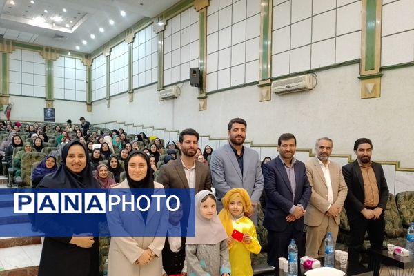 آیین تقدیر از معماران خشت اول ، معلمان اول ابتدایی