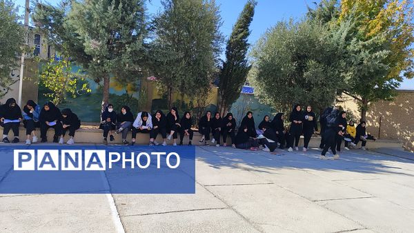 برگزاری المپیاد ورزشی به مناسبت هفته تربیت بدنی در مدرسه نمونه دولتی ۹ دی یاسوج