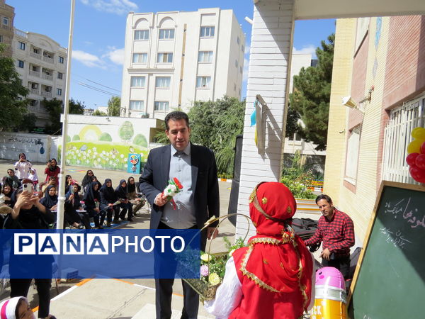 نواختن زنگ اول مهر در مدرسه شهدا فرهنگی 