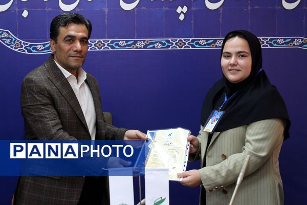 افتتاحیه وبیناری مجلس دانش آموزی جمهوری اسلامی ایران در زنجان 