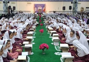 محفل بزرگ انس با قرآن دانش‌‌آموزی در بندرلنگه