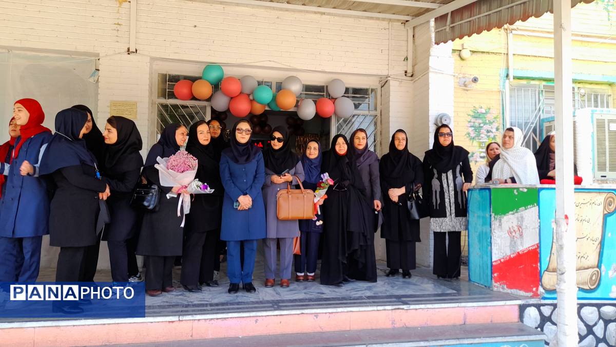 برگزاری جشن روز معلم در دبستان شهدای فرهنگی