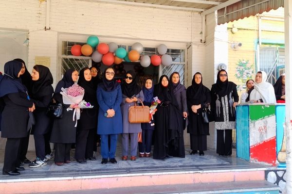 برگزاری جشن روز معلم در دبستان شهدای فرهنگی